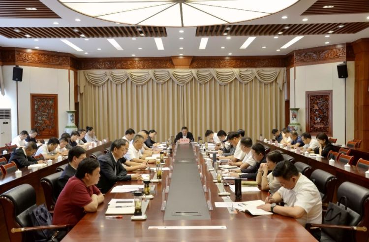 州委理论学习中心组举行2024年第十次集体学习1_proc_副本.jpg