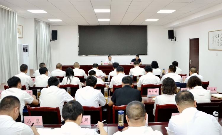 8月29日下午，杨国宗主持召开大理市产业发展及集体廉政提醒谈话会议1_proc_副本.jpg