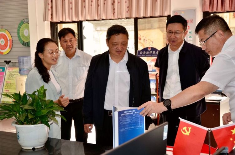 （二）9月9日下午，杨国宗率队到南诏镇日昇街社区，督导调研为民办实事工作开展情况等_proc_副本.jpg