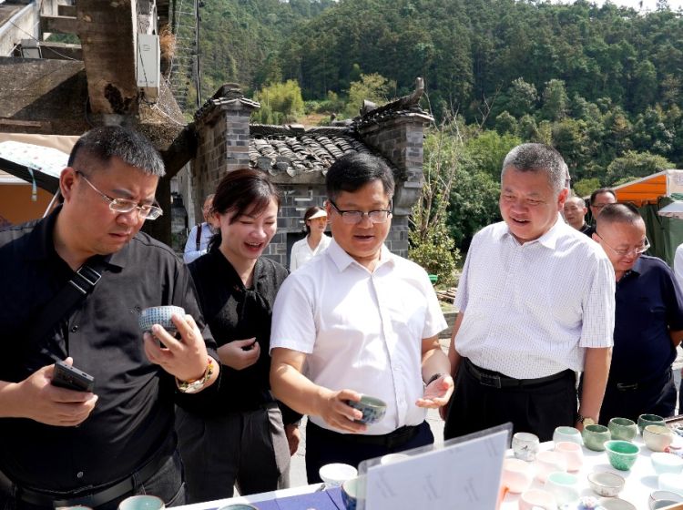 10月14日，在江西景德镇市考察学习古城古镇古村落保护与开发，非遗等传统文化保护与发展等工作。 (129)_proc.jpg