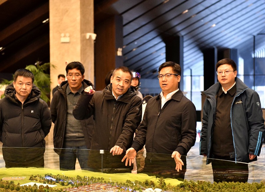 11月29日下午，考察万峰通化滑雪度假区 (92)_proc_副本.jpg