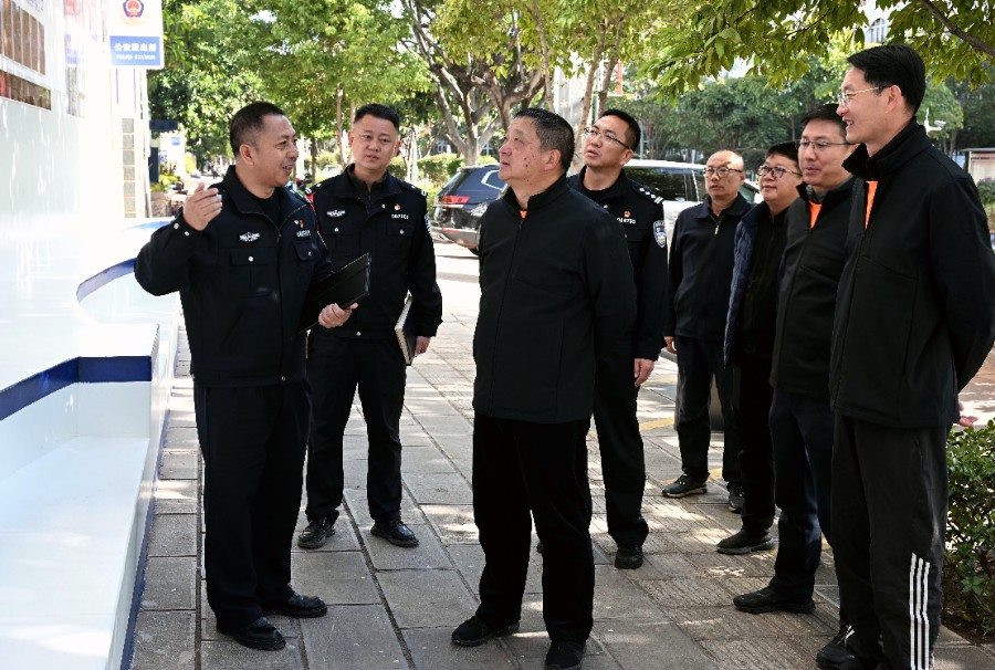 2025年1月1日杨国宗书记在南涧县公安局城镇派出所调研基层社会治理_proc_副本.jpg