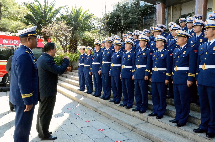 1月24日，州委书记杨国宗带队到州消防救援支队开展慰问。_proc_副本.jpg