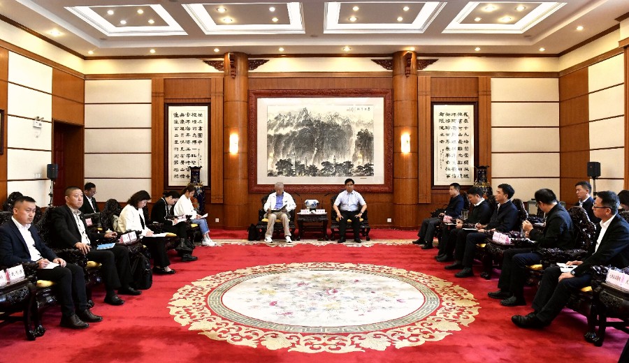 陈真永与春秋集团董事长王正华一行举行座谈会 (3)_proc_副本.jpg