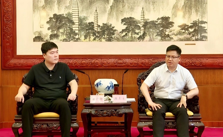 陈真永会见晶储科技（北京）有限公司有关负责人_proc_副本.jpg