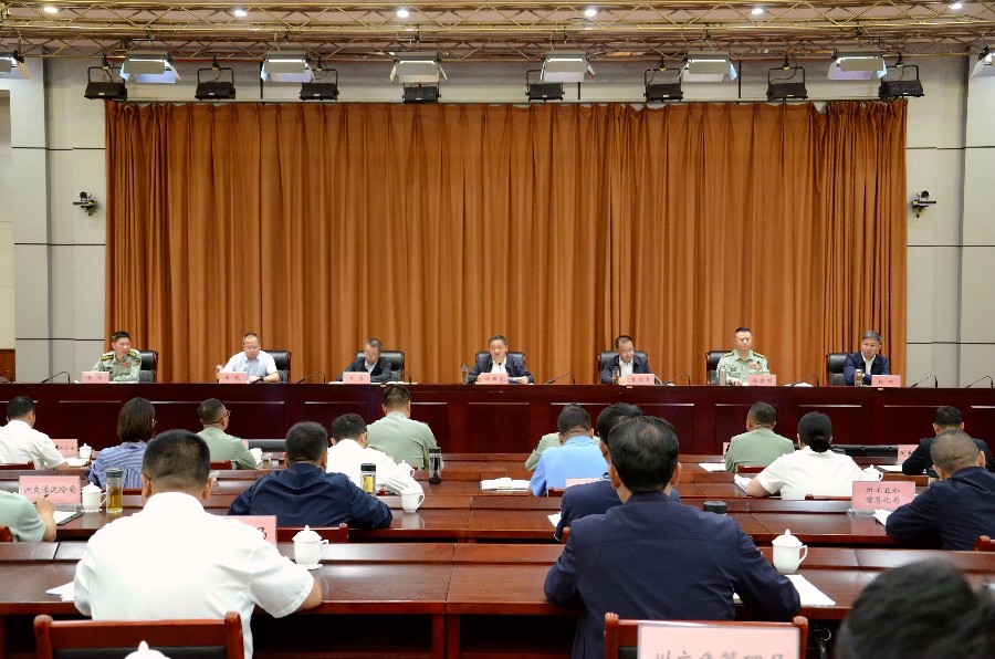 6月18日下午，州委议军会议召开。_proc_副本.jpg