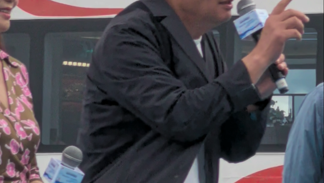 “光影绽放中国行・跟着电影游云南”启动仪式上张光北讲述与陈炜因电影在云南结缘的往事 #跟着电影去旅游 #大理影像季 #在大理爱上生活 #光影绽放中国行跟着电影游