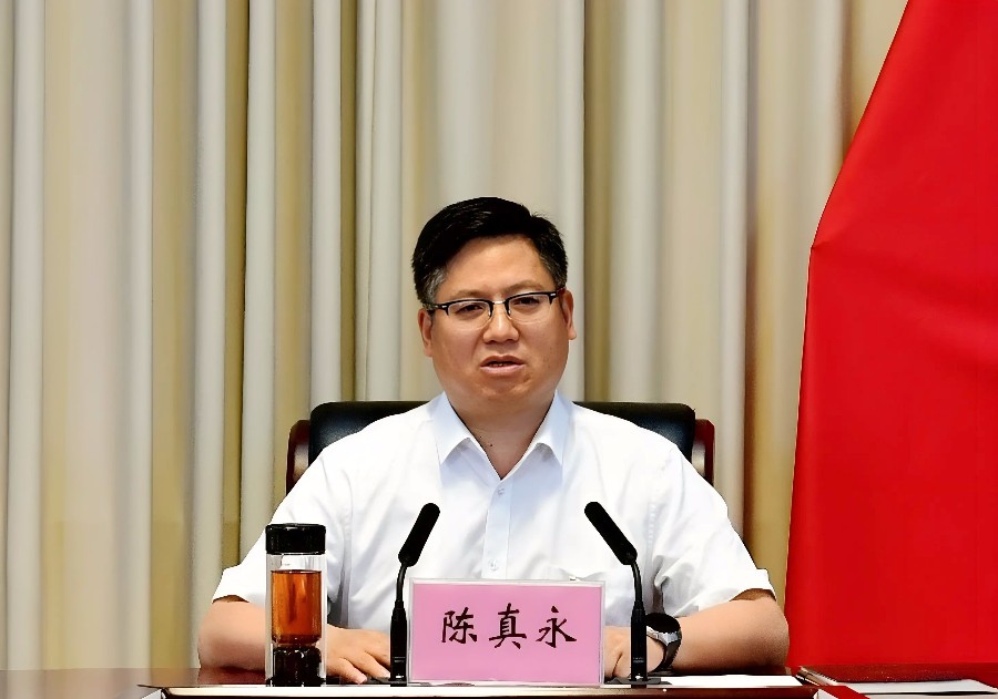 陈真永讲授专题党课_edit_886274784477783(1) (1)_副本.jpg