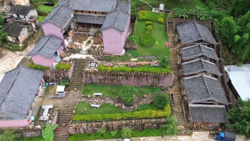 凤庆：百年窑火不熄老手艺“烧”出新市场