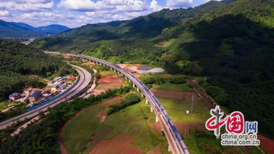 时评：中老铁路，铺就合作共赢幸福路(图)