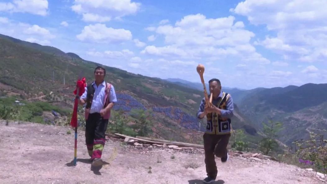 一把芦笙、一把刀，他把巍山彝族打歌从大山带到北京舞台！