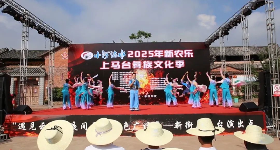 女子摔跤+篝火狂欢！这个火把节现场太上头→