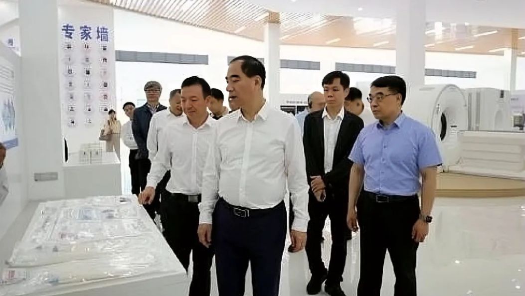 北京大学调研团到弥渡县调研