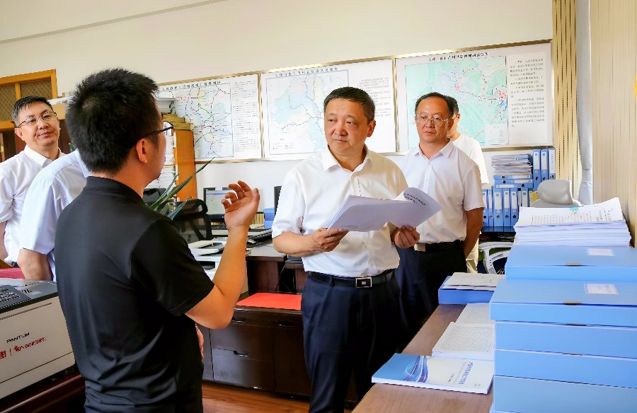 杨国宗到州级主要经济部门调研时强调 找准症结  精准破题  攻坚克难 全力以赴冲刺全年目标任务