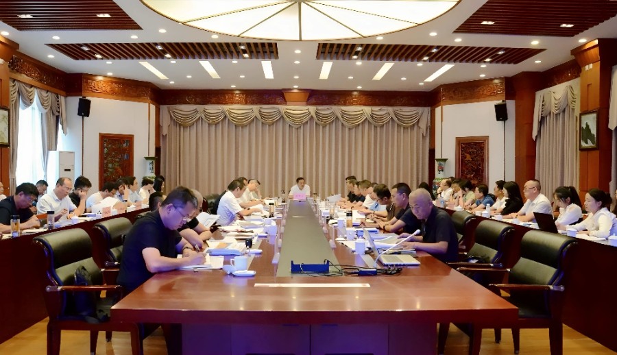 9月5日下午，州委召开专题会议，听取我州“十五五”综合交通运输规划编制工作情况，研究部署下一步工作。 (2)_proc_副本.jpg