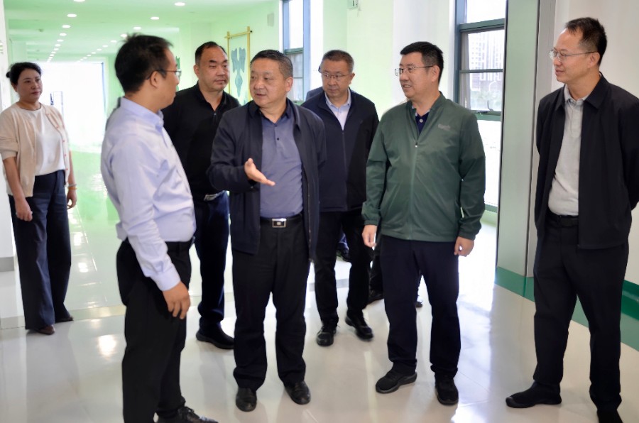 9月16日，杨国宗率队走访嘉士伯（中国）啤酒工贸有限公司，现场听汇报、问经营、看生产，研究助企政策_proc.jpg