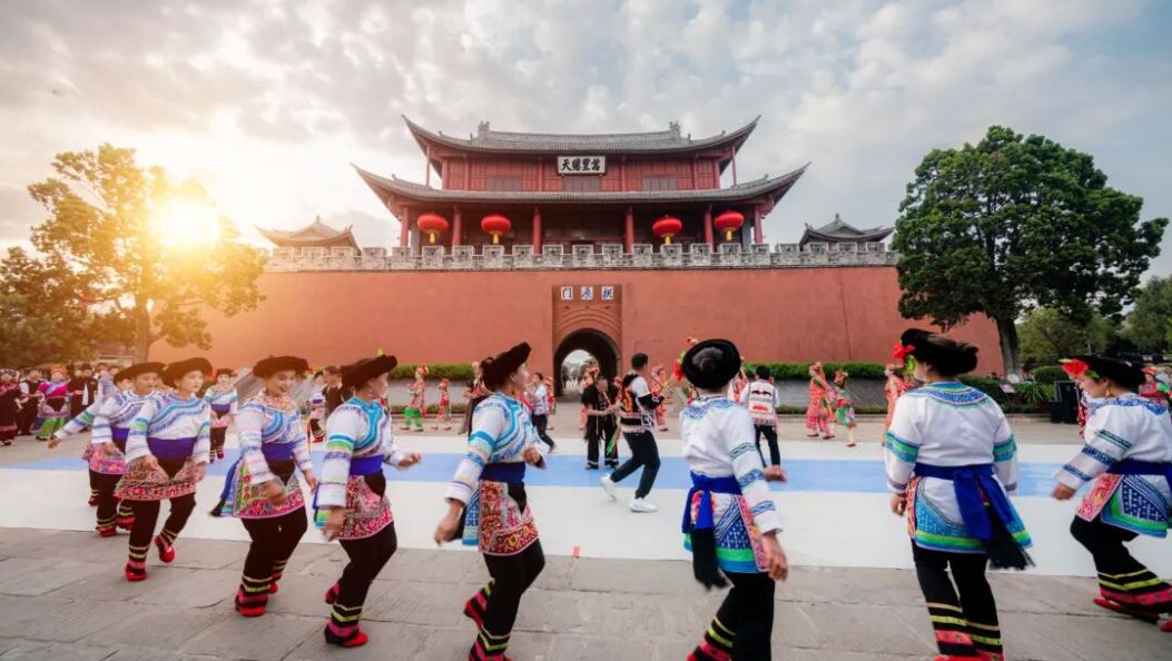 【2025中国户外运动产业大会】古城人车定向挑战赛（巍山古城站）活动预告