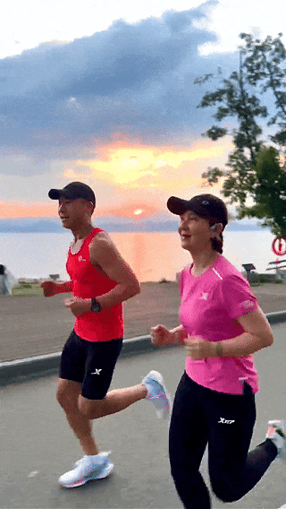 大理跑圈“神雕侠侣”：一双人，一条路，一辈子 | 大理运动故事