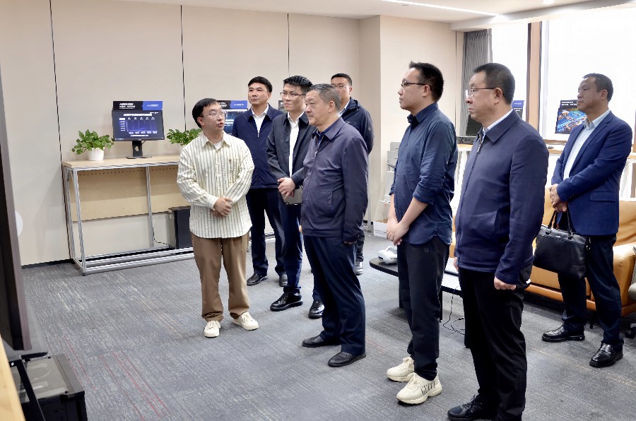 1761707792268669.jpg 10月27日下午,杨国宗在成都所见系传媒集团有限公司考察招商_proc.jpg