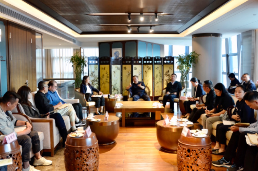 1761920877275636.jpg 10月31日下午,州委举行2025年第五次“双月茶叙”。.JPG