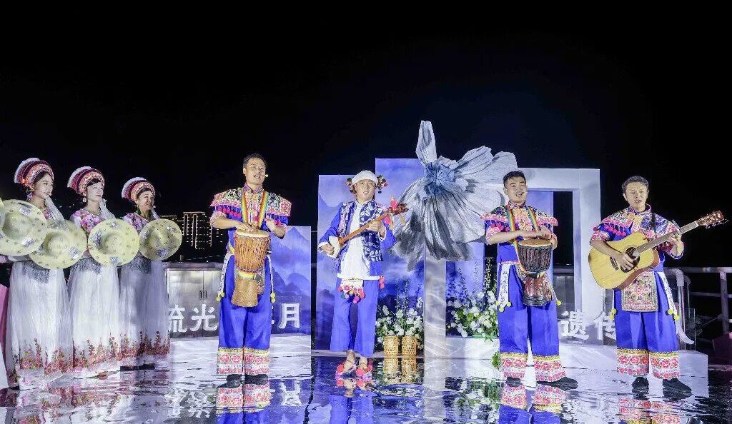 洱海月映非遗灯——大理“水上宣讲”让千年文化活起来