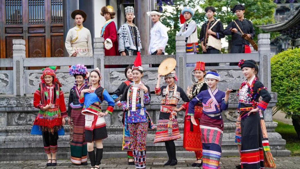 把“非遗”穿成“爆款”，大理这场服饰秀太惊艳了！