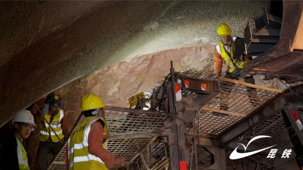 重大突破！大理铁路枢纽工程隧道全部贯通！明年开通在即