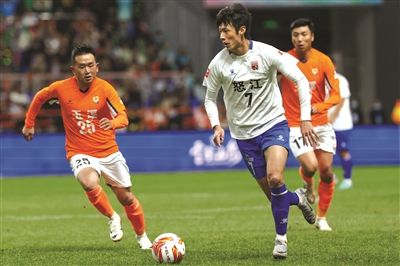 滇超联赛开幕 绿茵场激荡融合新篇章