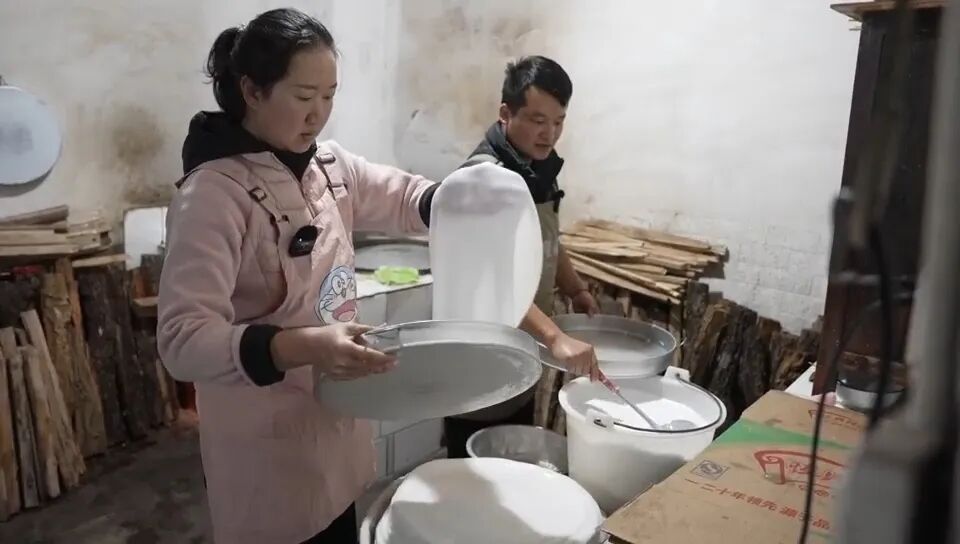 听说，无论走多远，云龙人都会想念这对90后夫妻小摊上的老味道……