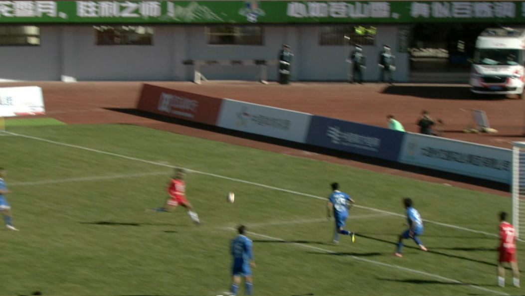 #在大理爱上生活 #滇超联赛  #风花雪月秀滇超 滇超联赛第一轮大理VS楚雄，上半场结束，比分0:0，大理队，加油！