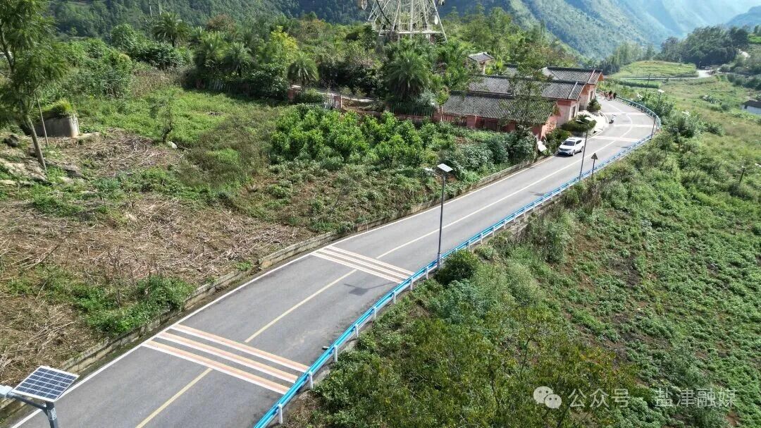 2025年11月15日 (18)拍摄于云南省盐津县庙坝镇民政村(图为该村美丽的农村公路).JPG