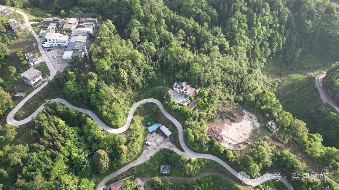 2025年4月13日 拍摄于云南盐津县滩头乡生基村(图为该村美丽的乡村公路) (1).JPG