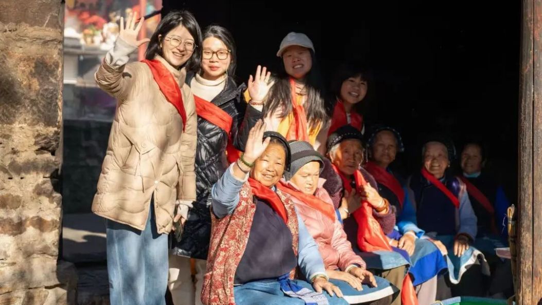 凤▪羽百位白族女性肖像展志愿者手记系列：再颠簸的生活也要闪亮过