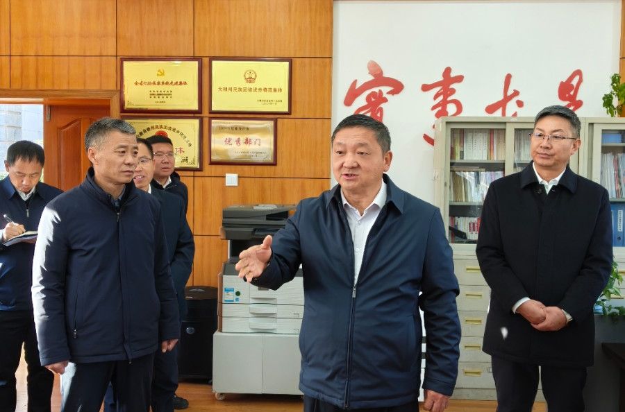 杨国宗到州纪委监委调研并开展集体廉政提醒谈话时强调  走在作风建设最前列 当好监督执纪排头兵  以更大力度推动全面从严治党向纵深挺进