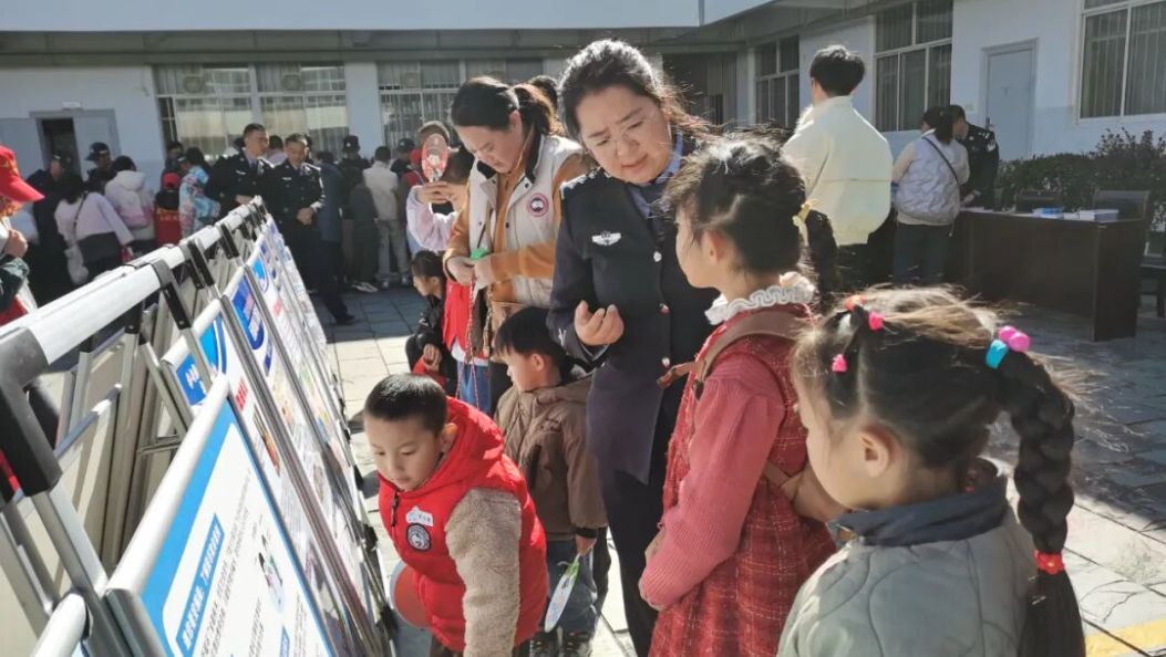 警营探秘零距离 童心致敬“110”——大理日报小记者团走进市公安局“警营开放日”活动侧记