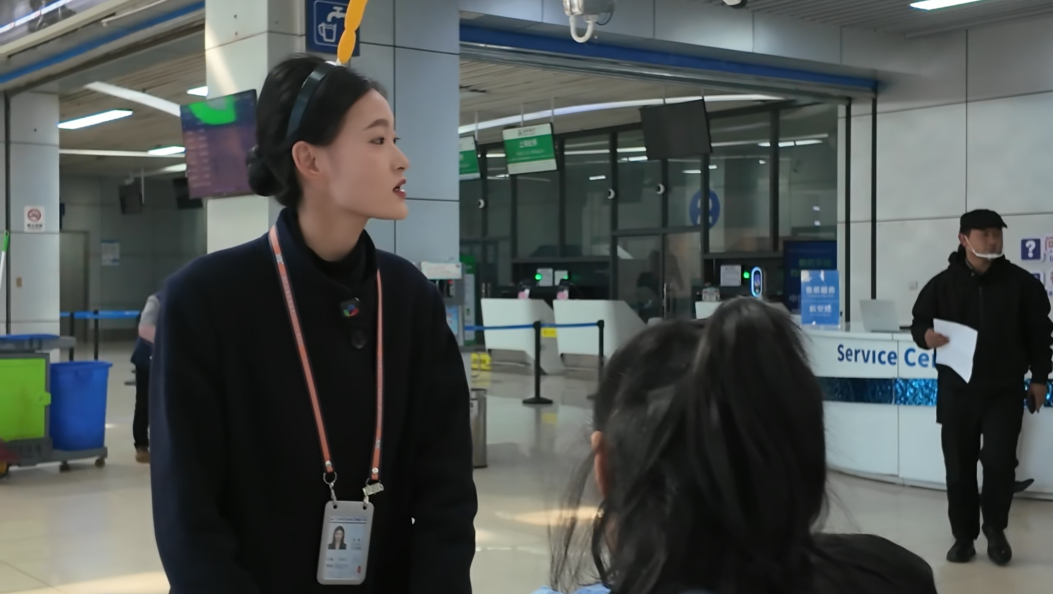 文明大理游“礼”丨大理机场“小问号” 流动服务暖旅途  #2026春运 #文明旅游 #文明大理游“礼”#大理机场