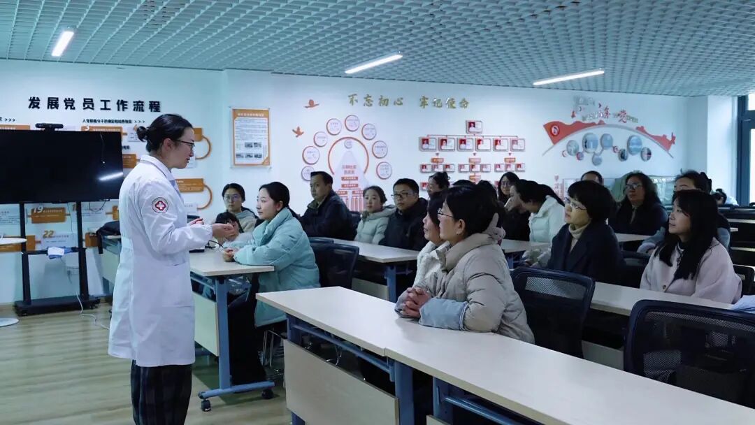 代表委员风采 | 杨芳：医心映初心 履职担使命