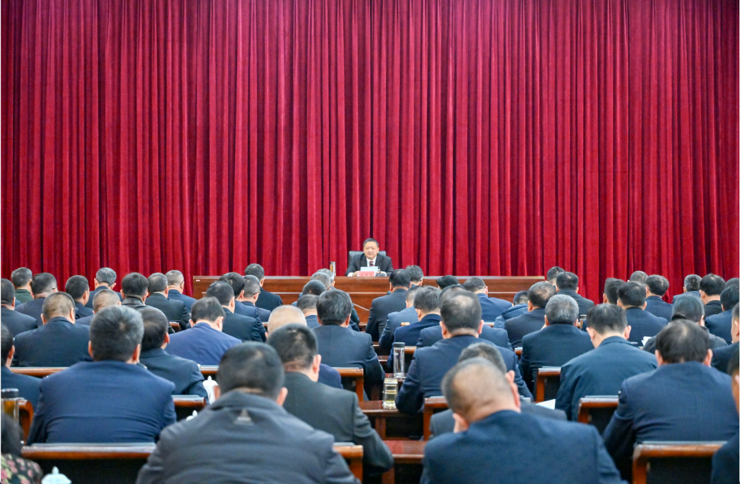 州委召开州两会中共党员负责人会议 杨国宗主持并讲话 陈真永陈汉张剑萍程鹏出席