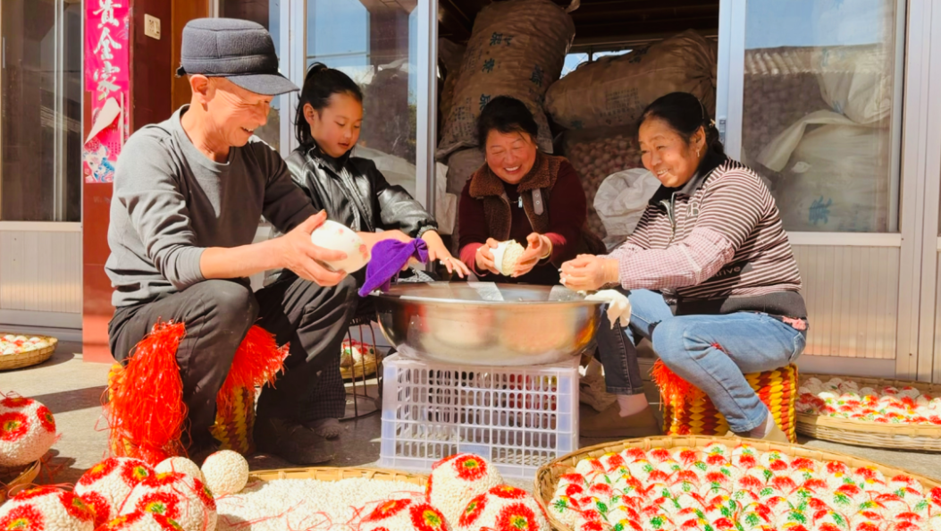 40年老手艺一开炉，大理人的年味就到位了
