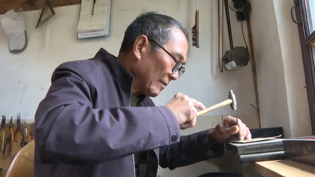 从走四方到守一艺，祥云青海湖畔“小炉匠”焕发新生