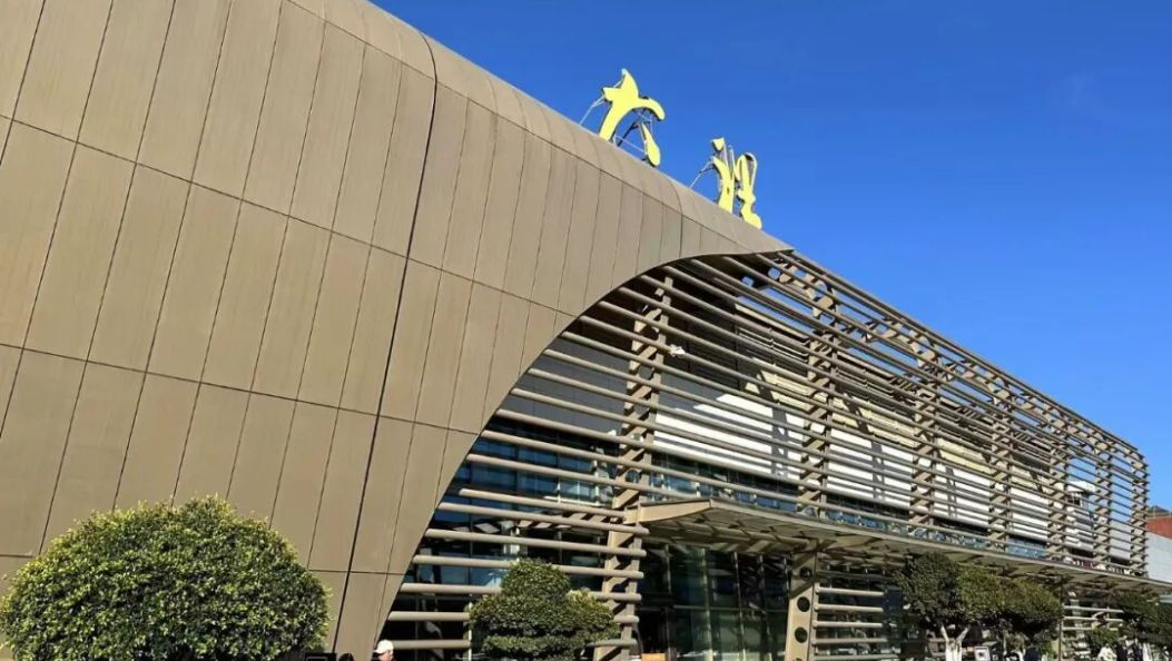 22:30起飞，深夜航班来大理吃烧烤！