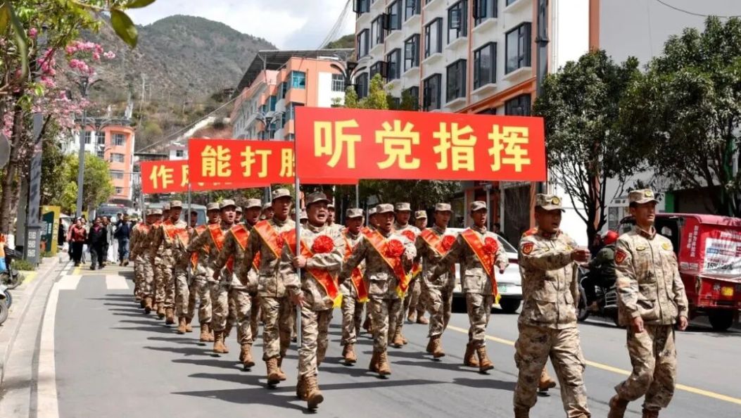 又是一年送兵时！大理好儿郎告别亲人赴军营