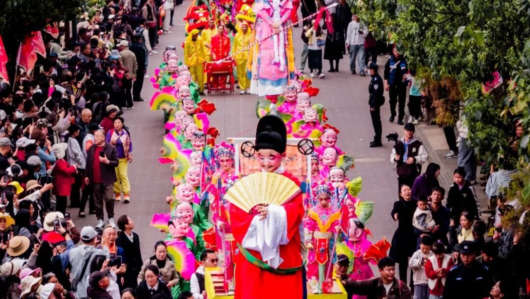 高台社火亮相2026“东亚文化之都•中国大理活动年”、第十三届大理巍山小吃节