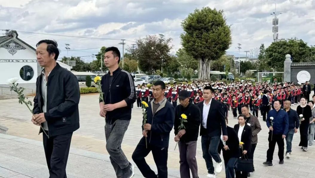 追寻·2026·清明祭英烈 | 大理市举行庄严祭扫活动，赓续红色血脉