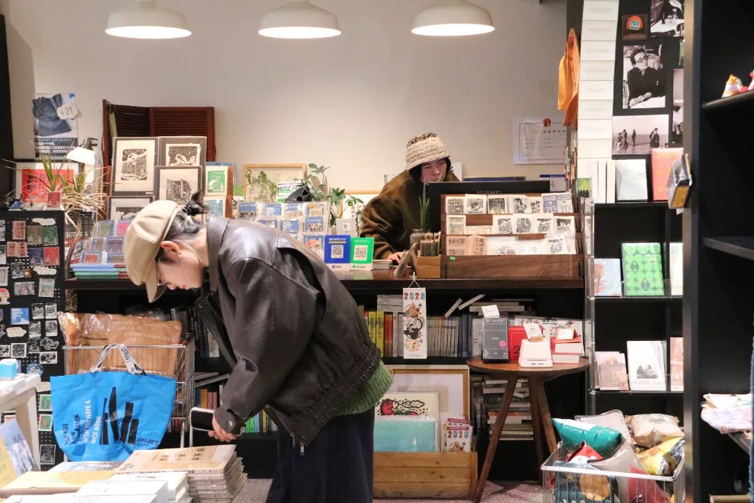 “阅”见大理｜海豚阿德：停在大理，从书店远航