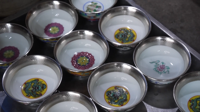 当银器“邂逅”大漆，鹤庆新华村的跨界“化学反应”