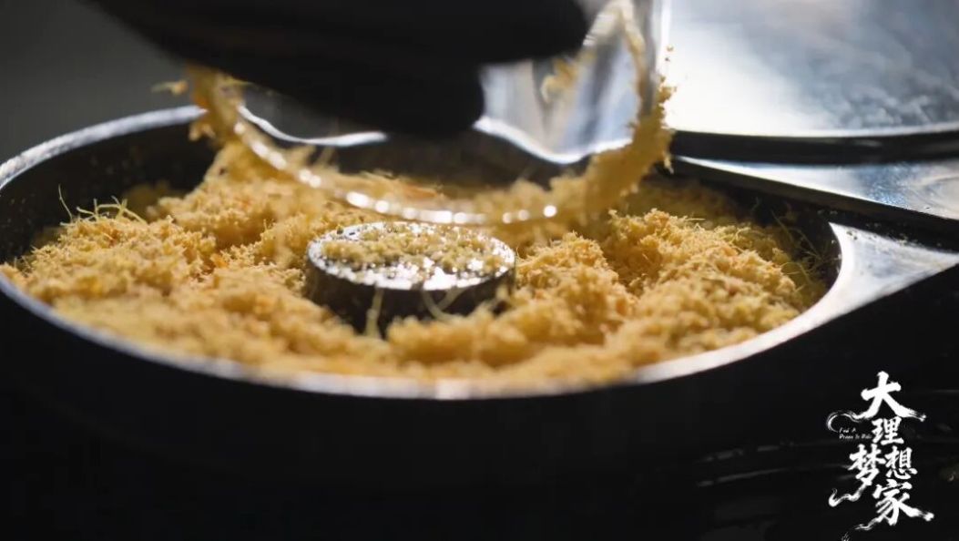 从福建自驾到新疆，他却在大理停下了车轮：一杯咖啡，重启人生