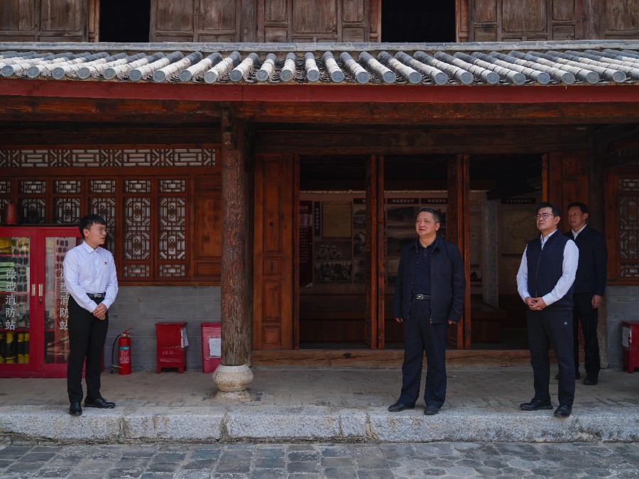 4月14日，杨国宗在宾川县州城镇红军长征过大理陈列馆调研红色文化传承保护工作情况_proc.jpg