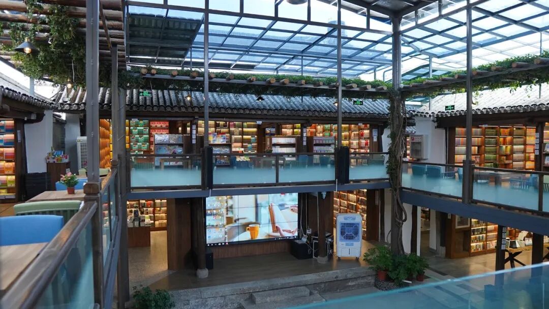 藏在大理古城的白族小院，竟是全国最美书店