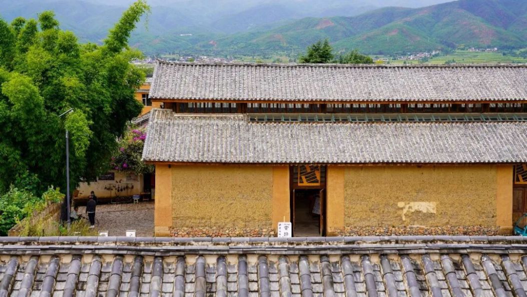 先锋沙溪白族书局：旧粮仓里的诗与远方